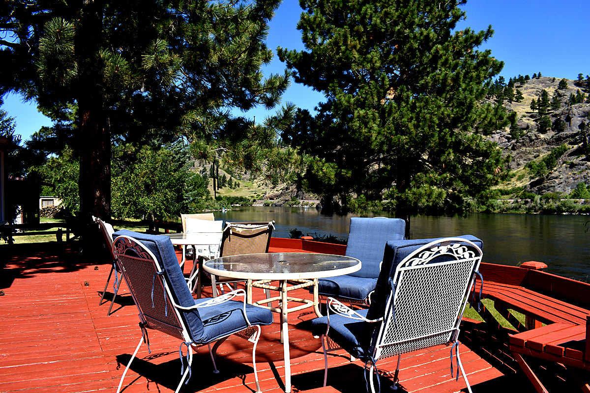 Darci's Place on the Mighty Mo